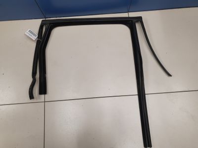 Уплотнитель стекла двери задний правый для Volvo XC60 2008-2017