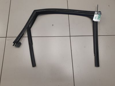 Уплотнитель стекла двери задний правый для Audi A4 B8 2007-2015