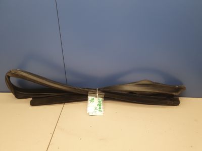 Уплотнитель стекла двери передней правый для Land Rover Range Rover Evoque 2011-2018