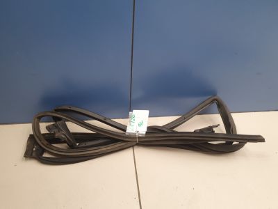 Уплотнитель двери задней левой для Toyota Land Cruiser Prado 120 2002-2009