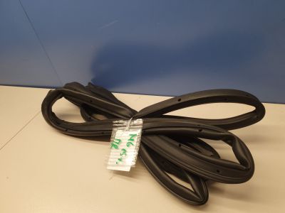 Уплотнитель двери передней правой для Mazda 6 GJ 2013-2019