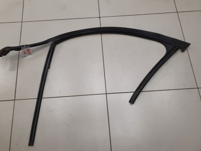 Уплотнитель стекла передней правой двери для Audi A6 S6 C7 2011-2018