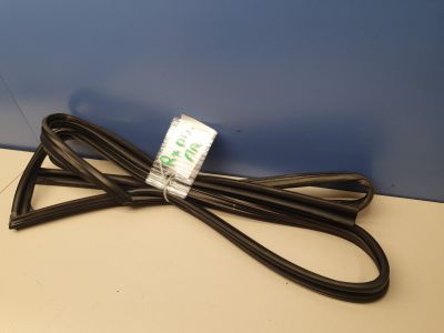 Уплотнитель стекла двери передний правый для Lexus RX XU30 2003-2009