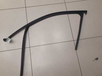 Уплотнитель стекла передней левой двери для BMW 3 F30 2011-2018