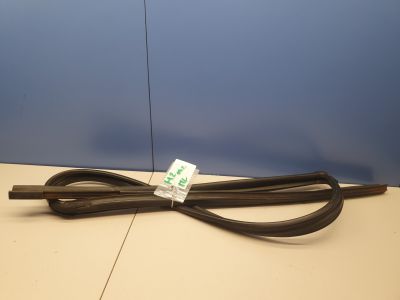 Уплотнитель стекла передней левой двери для Mazda 2 DY 2003-2006