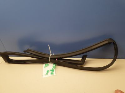 Уплотнитель стекла двери задний левый для Land Rover Range Rover Evoque 2019-