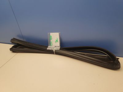 Уплотнитель стекла двери задний левый для Mercedes GL-klasse X164 2006-2012