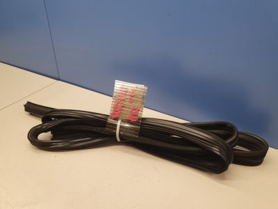 Уплотнитель стекла передней правой двери для Land Rover Range Rover Sport 2005-2012