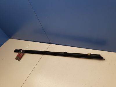 Накладка стекла передней левой двери для Jaguar XE X760 2015-