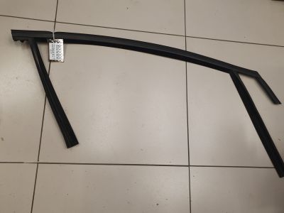 Уплотнитель стекла передней правой двери для Ford Focus 3 2011-2019