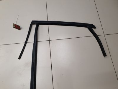 Уплотнитель стекла двери задний левый для Ford Focus 3 2011-2019