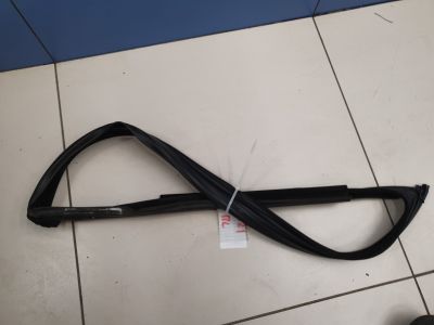 Уплотнитель стекла двери передней левой для Mercedes S-klasse W221 2005-2013