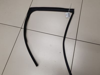 Уплотнитель стекла задней левой двери для Mazda CX-5 2011-2017