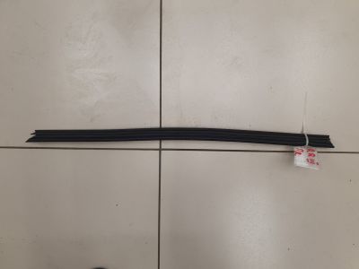 Накладка стекла переднего правого для Land Rover Range Rover 2002-2012