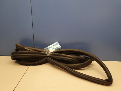 Уплотнитель двери передней левой для Mitsubishi Pajero Montero V6 V7 2000-2006