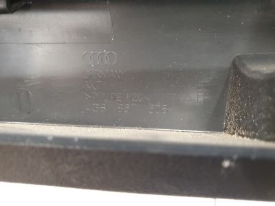 Обшивка двери багажника правая для Audi A7 4G 2010-2018