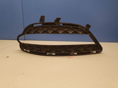 Решётка в бампер правая для Mercedes CLS-klasse W218 2010-2017