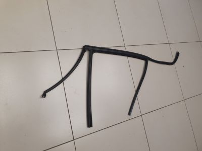 Уплотнитель стекла двери задний левый для BMW 3 F30 2011-2018