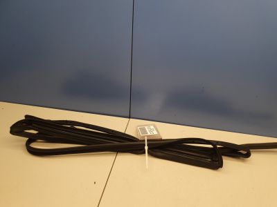 Уплотнитель двери задней правой для Land Rover Discovery 2017-