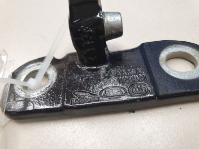 Петля двери передней левой верхняя для Land Rover Range Rover Evoque 2019-