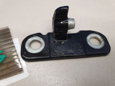 Петля двери передней левой верхняя для Land Rover Discovery 2017-