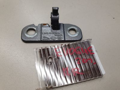 Петля двери передней правой нижняя для Land Rover Range Rover Evoque 2019-