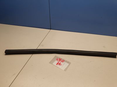 Накладка стекла задней правой двери для Volvo V50 2004-2012