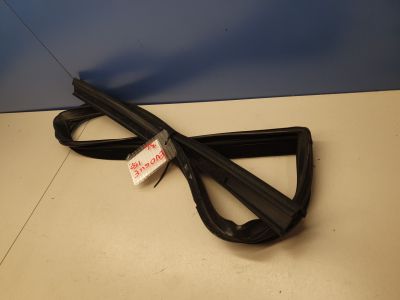 Уплотнитель стекла задней левой двери для Land Rover Range Rover Evoque 2011-2018