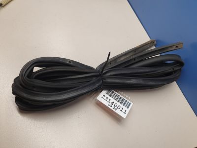 Уплотнитель двери задней левой для Ford Focus 2.5 2008-2011