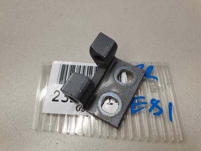 Петля двери задней правой для BMW 1 E81 E87 2004-2014