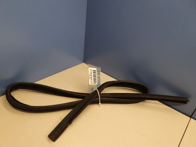 Уплотнитель двери задней левой для Opel Astra H 2004-2014