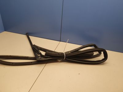 Уплотнитель двери задней левой для Hyundai i20 2008-2014