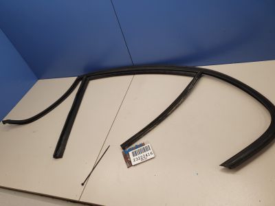 Уплотнитель стекла задней левой двери для BMW 1 E81 E87 2004-2014
