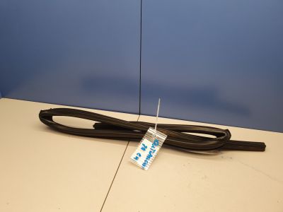 Уплотнитель стекла задней правой двери для Mitsubishi Outlander CU 2001-2008