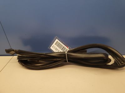 Уплотнитель двери задней левой для BMW 5 F10 2009-2017