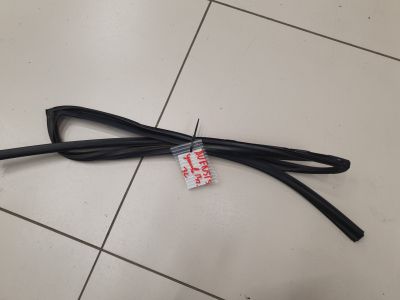 Уплотнитель стекла двери задний левый для Toyota Avensis T27 2008-2018