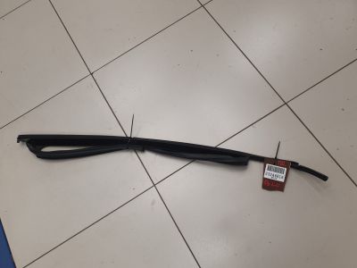 Уплотнитель стекла передней правой двери для Volkswagen Polo 2001-2009