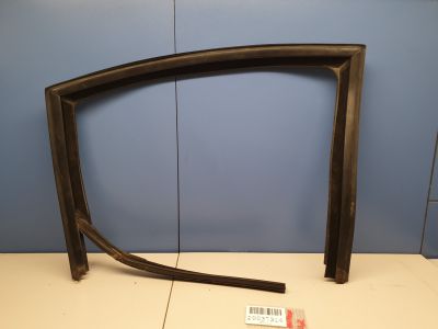 Уплотнитель стекла двери задний правый для Seat Altea 2004-2015