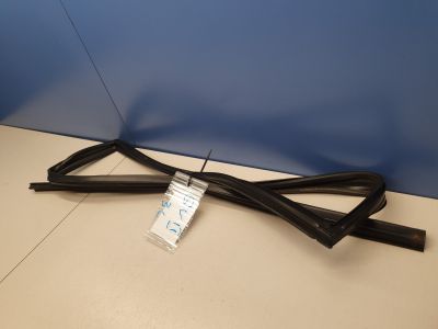 Уплотнитель стекла двери задний левый для Suzuki Grand Vitara 2005-2015