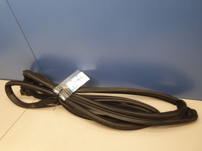 Уплотнитель двери задней левой для Mazda CX-5 2011-2017