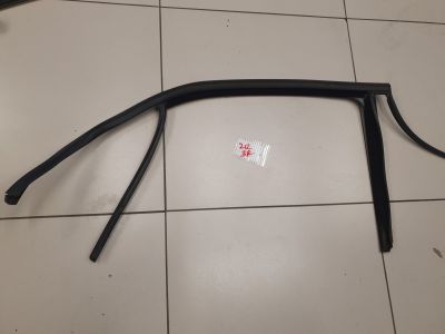 Уплотнитель стекла двери задний правый для Mercedes E-klasse W212 2009-2016