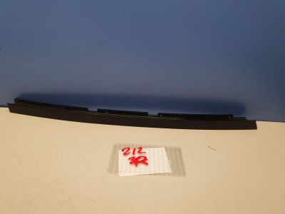 Направляющая стекла задней правой двери для Mercedes E-klasse W212 2009-2016