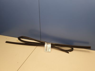 Уплотнитель стекла задней левой двери для Toyota Avensis T25 2003-2008