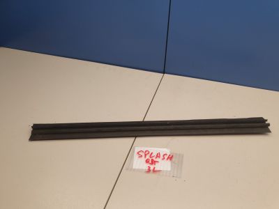 Накладка стекла задней левой двери для Suzuki Splash 2008-2015