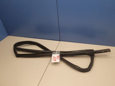 Уплотнитель стекла передней правой двери для Nissan Qashqai J11E 2014-