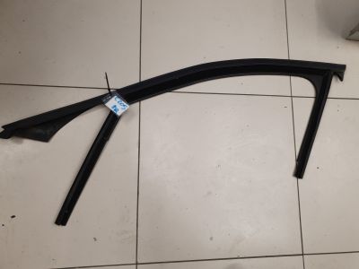 Уплотнитель стекла передней левой двери для Mercedes C-klasse W205 2014-