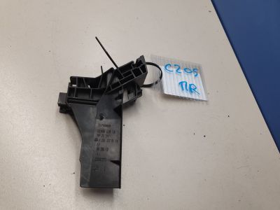 Кронштейн замка двери передний правый для Mercedes C-klasse W205 2014-