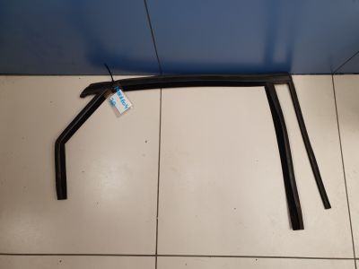 Уплотнитель стекла двери задний правый для Ford Mondeo 4 2007-2015