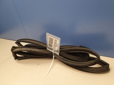 Уплотнитель двери передней левой для Mazda 6 GG 2002-2007