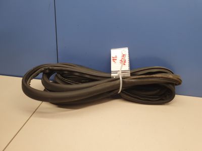 Уплотнитель двери задней левой для Porsche Cayenne 955 957 2003-2010